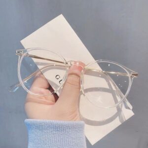 Kính Râm Chữ V Gọng Vuông