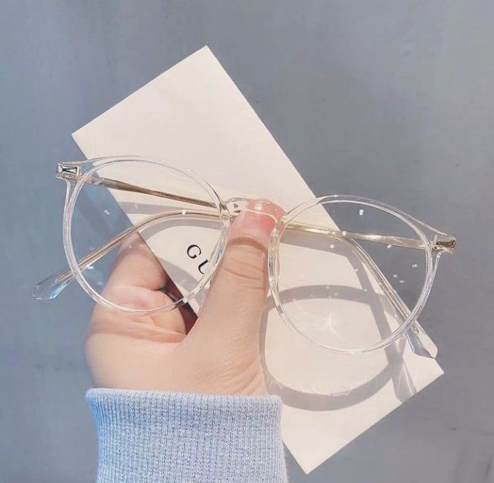 Kính Râm Chữ V Gọng Vuông